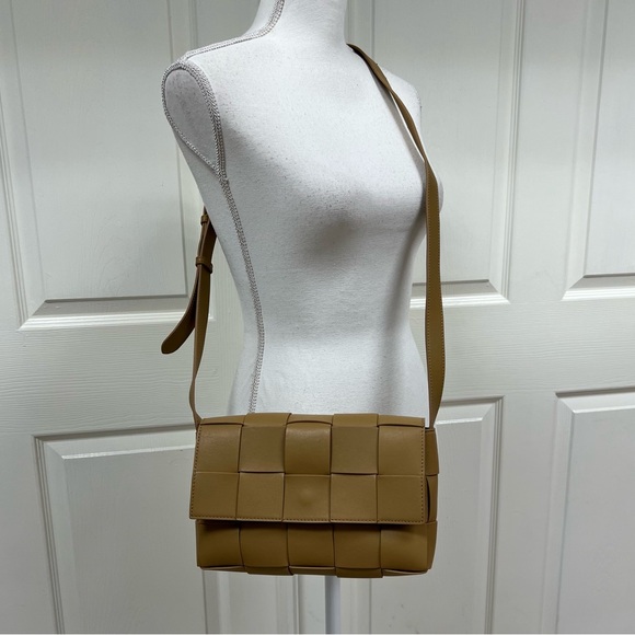 Quince Italian Leather Handwoven Flap Crossbody Bags in Golden Tan - Picture 5 of 12